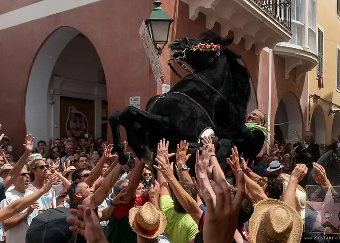 Semesterbostad Lucia Mit Meerblick Und Pool In By Interhome
