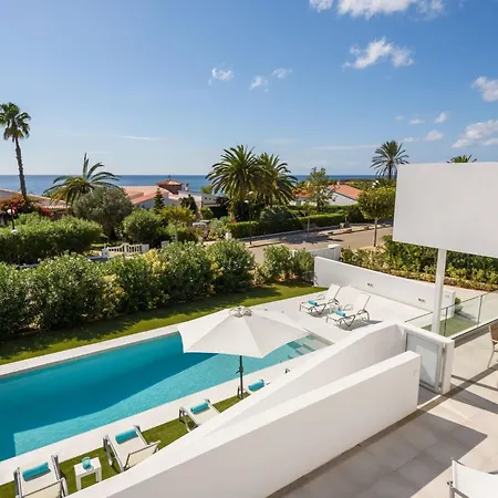 Lucia Mit Meerblick Und Pool In By Interhome エス・ミグジョルン・グラン（メノルカ