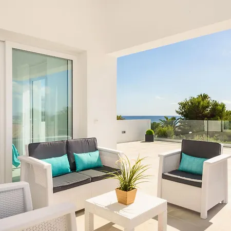 בית נופש Lucia Mit Meerblick Und Pool In By Interhome