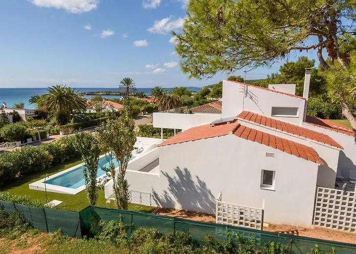 בית נופש Lucia Mit Meerblick Und Pool In By Interhome