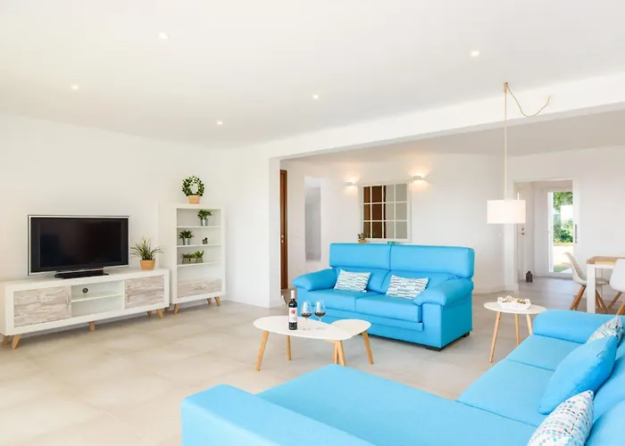 בית נופש Lucia Mit Meerblick Und Pool In By Interhome