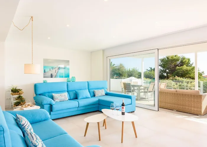 Lucia Mit Meerblick Und Pool In By Interhome בית נופש Santo Tomás