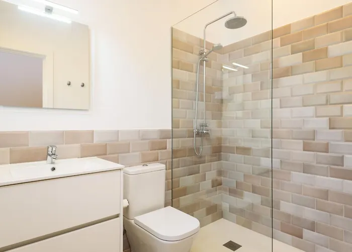 בית נופש Lucia Mit Meerblick Und Pool In By Interhome *