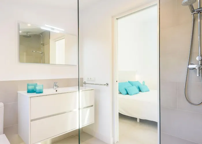 Lucia Mit Meerblick Und Pool In By Interhome בית נופש *