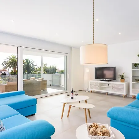펜션 Lucia Mit Meerblick Und Pool In By Interhome