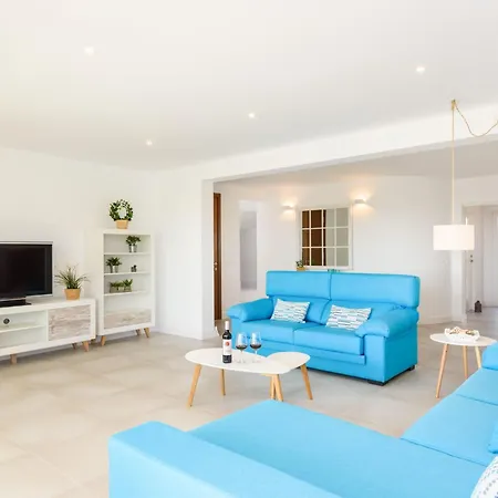 펜션 Lucia Mit Meerblick Und Pool In By Interhome